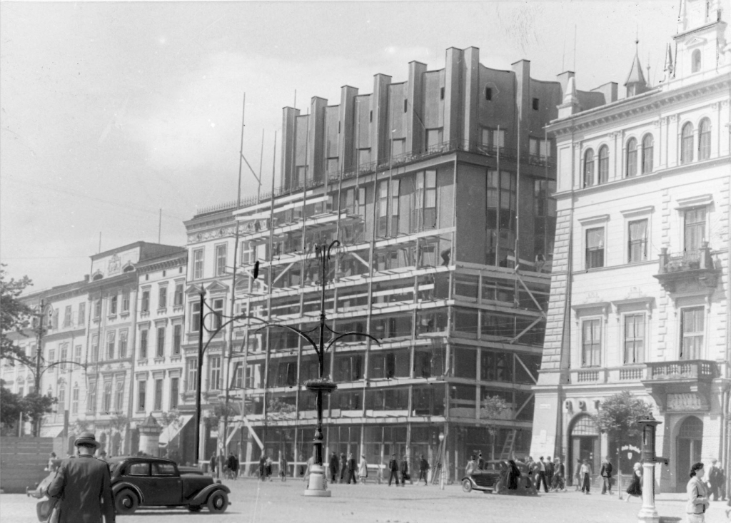 Niechciana stołeczność. Architektura i urbanistyka Krakowa w czasie okupacji niemieckiej, Międzynarodowe Centrum Kultury, niezła sztuka