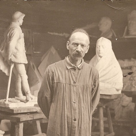 Wojciech Brzega w pracowni, 1915, fotografia, Niezła Sztuka