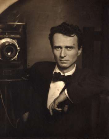 Edward Steichen, Autoportret z aparatem, fotografia, autoportret, sztuka XX w., niezła sztuka