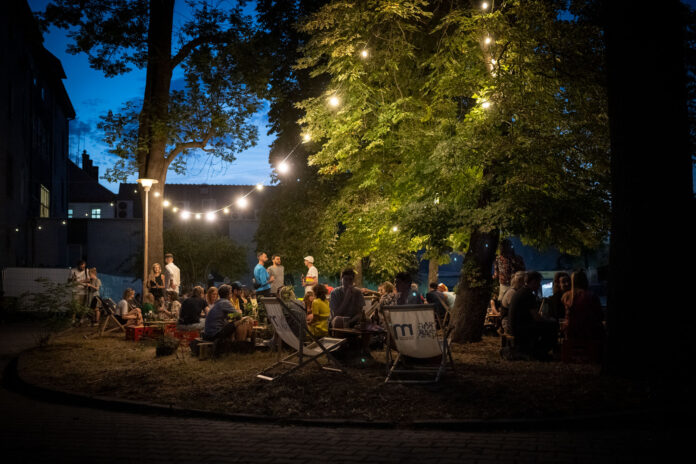 Klub festiwalowy podczas minionej edycji, fot. M. Kujda, fotografia, festiwal, niezła sztuka