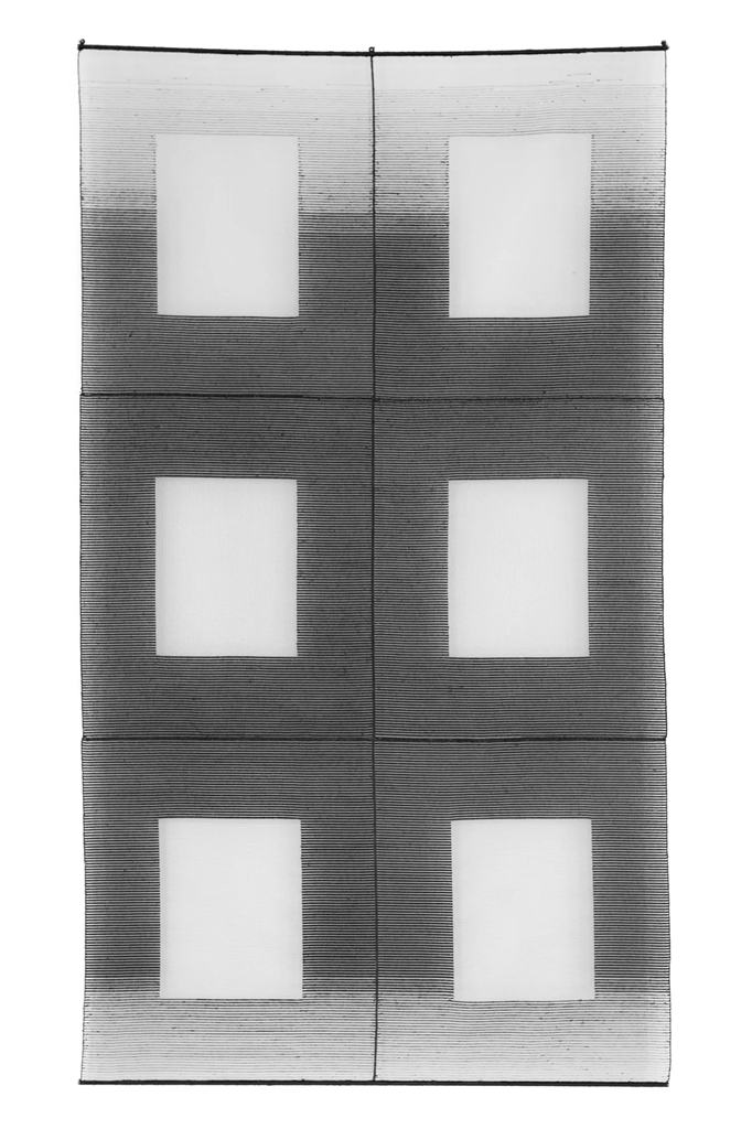 Dorota Grynczel, Kompozycja 15, haft, tiul, materiał, form, rysunek, niezła sztuka