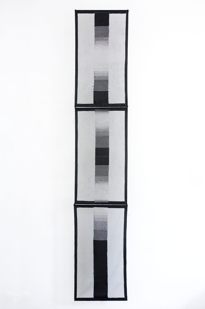 Dorota Grynczel, Kompozycja 21, haft, tiul, materiał, form, rysunek, niezła sztuka