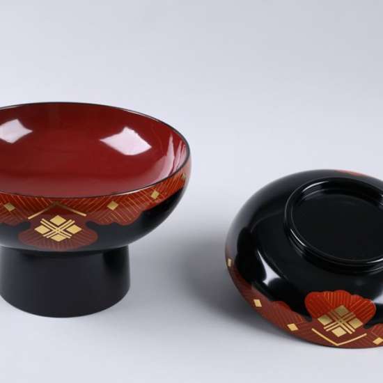 Lśnienie czasu. Japońska laka w sztuce użytkowej, wystawa, sztuka japońska, laka, sztuka użytkowa, ceramika, niezła sztuka