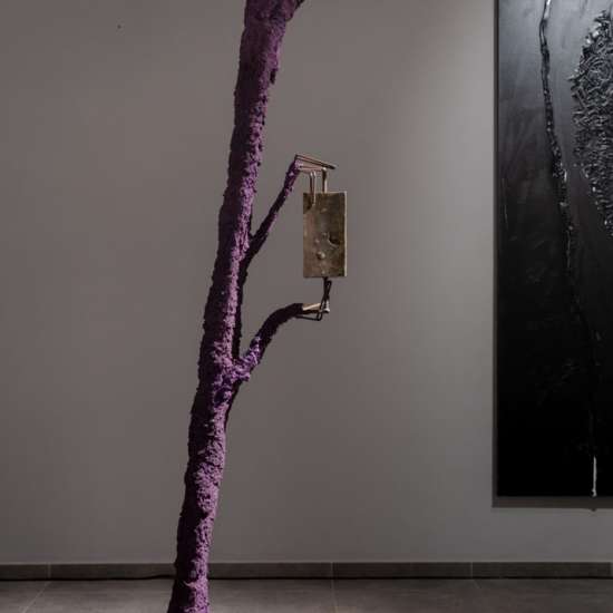 Bożenna Biskupska, Figura z pudełkiem, rzeźba, obiekt, instalacja, sztuka XXI w., sztuka polska, sztuka współczesna, niezła sztuka