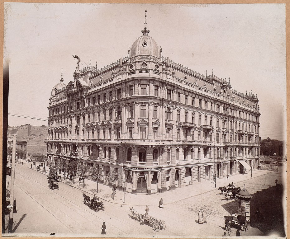 fotograf nieznany, Warszawa. Gmach Towarzystwa Ubezpieczeń "Rosja" na rogu ulic Marszałkowskiej i Sienkiewicza, fotografia, miasto, sztuka XX w., niezła sztuka
