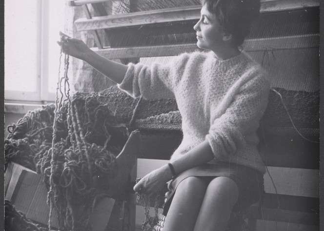 Krystyna Wojtyna-Drouet w pracowni, wystawa, rzemiosło, sztuka użytkowa, gobeliny, tkactwo, niezła sztuka