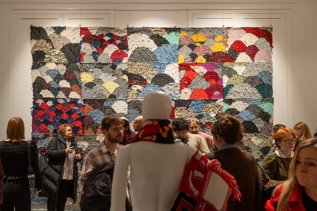 SOFT POWER. Warszawski rodowód Polskiej Szkoły Tkaniny, wystawa, tkanina, sztuka użytkowa, niezła sztuka